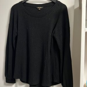 Peyton Jensen thermal top with flowy arms